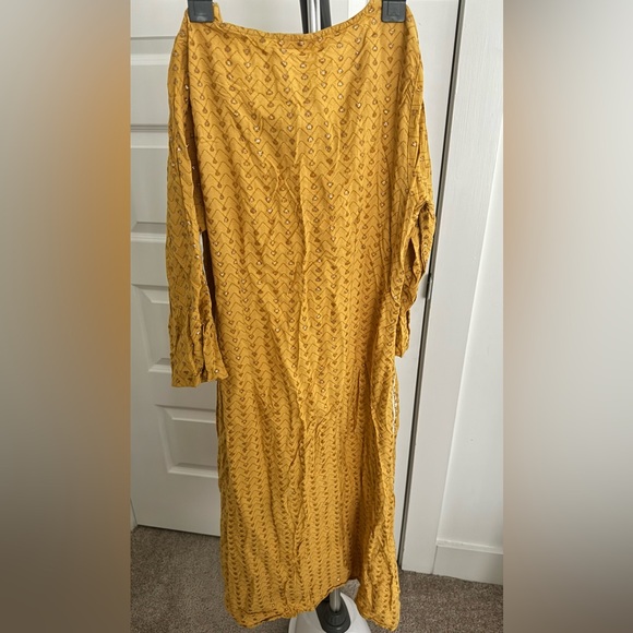 W festive embroidered Indian, Pakistani kurta set with dupatta - Picture 10 of 13